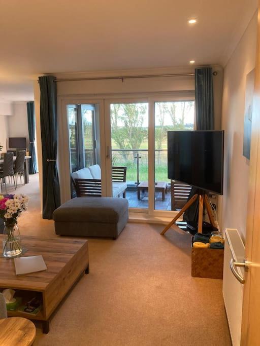Beautiful 2 Bedroom Flat Overlooking Golf Course Carnoustie Exterior photo
